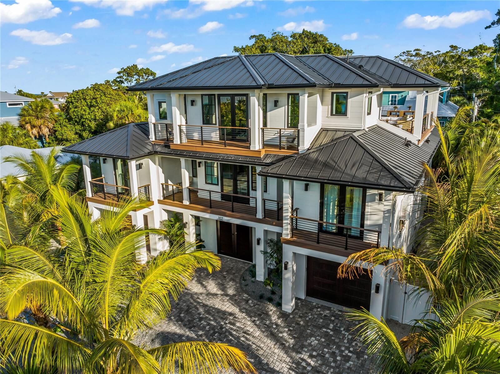 Property Photo:  107 Maple Avenue  FL 34216 