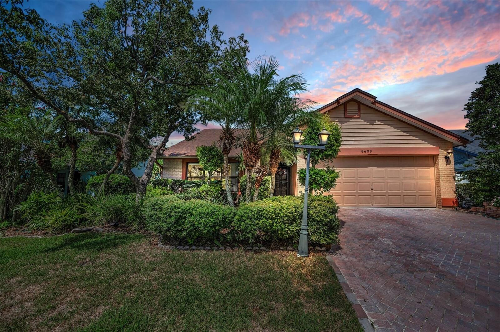 Property Photo:  8609 Thimbleberry Lane  FL 33635 