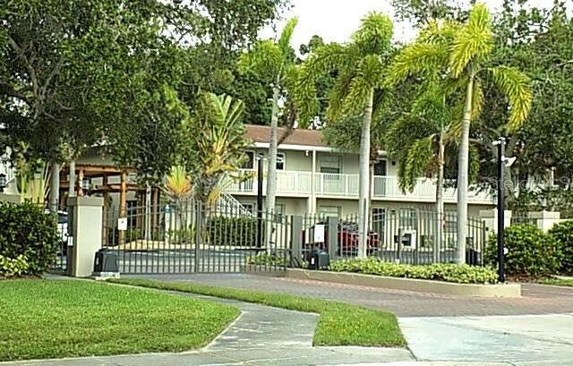 900 La Costa Circle 6  Sarasota FL 34237 photo