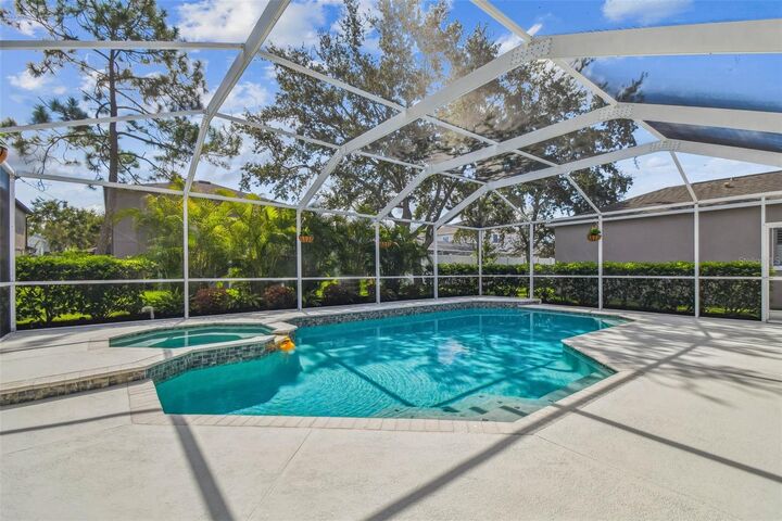 Property Photo:  1627 Shady Oaks Drive  FL 34677 