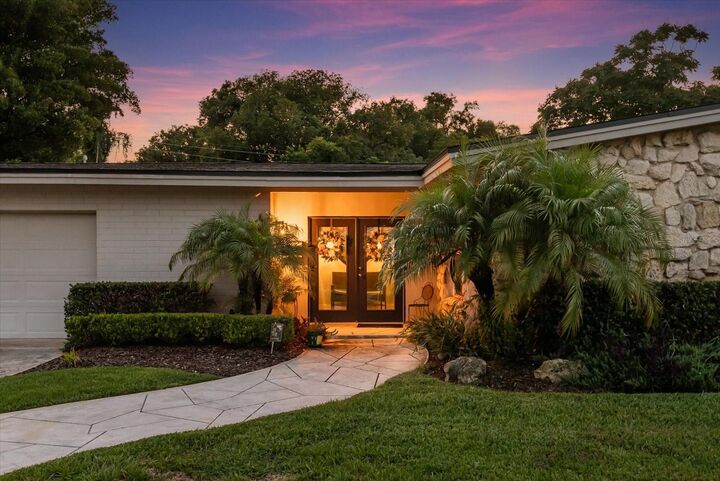 Property Photo:  814 N Thistle Lane  FL 32751 