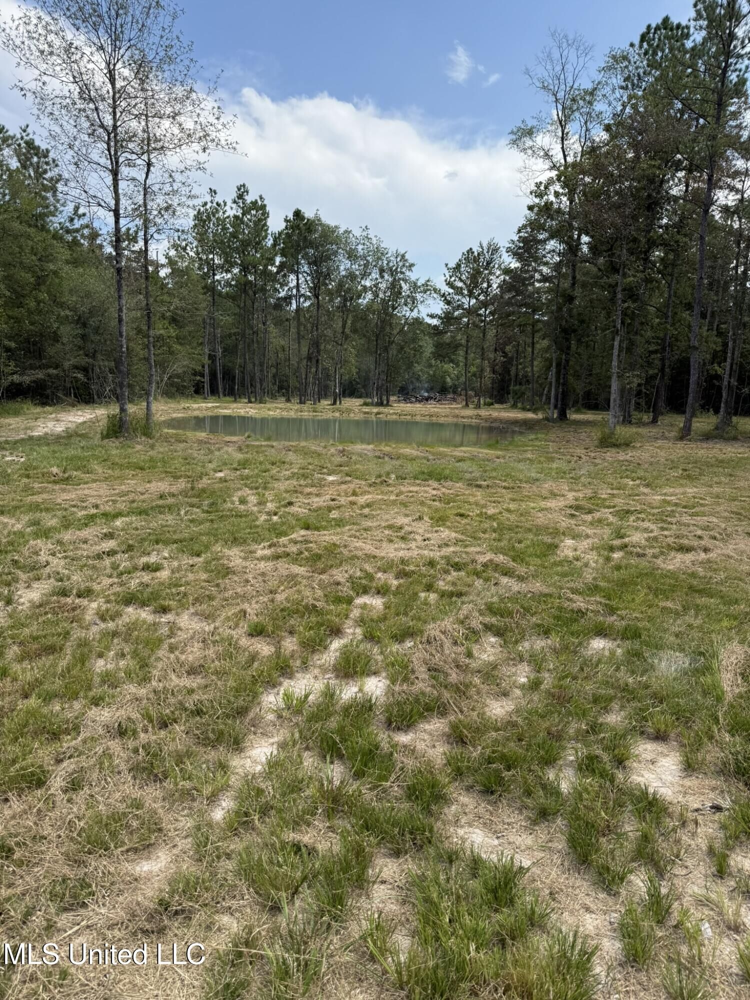 Property Photo: 400-B New Hope Road MS 39577