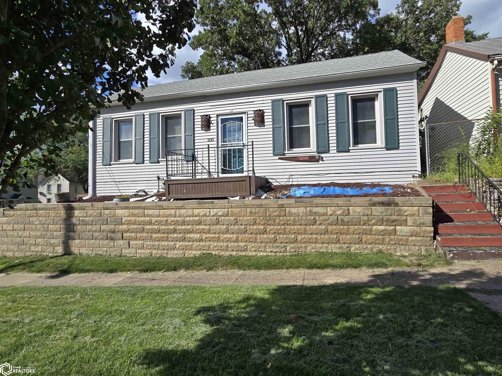 Property Photo:  830 North Street  IA 52601 