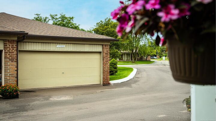 Property Photo: 49308 Winchester Court MI 48315