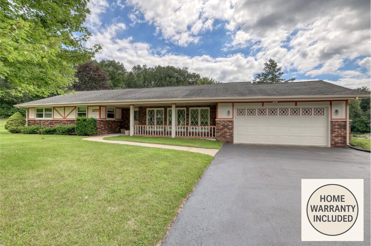 Property Photo: S13w31651 Glacier Pass WI 53018