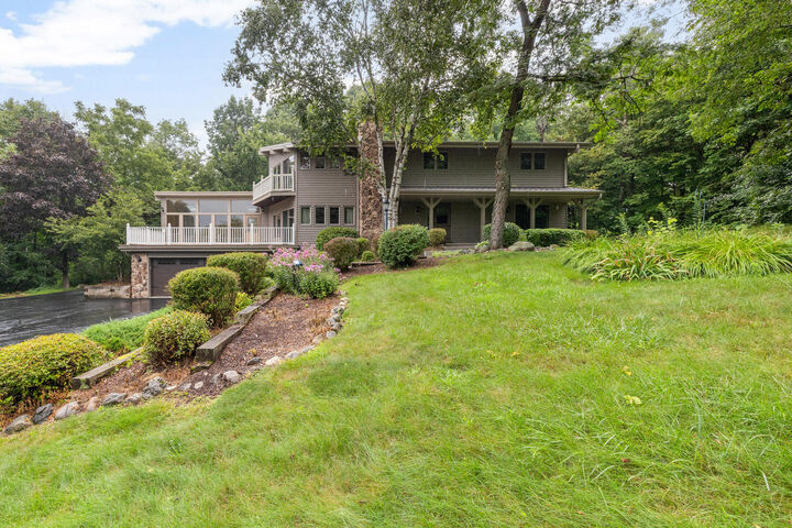 Property Photo: 4427 Foxboro Ct WI 53086