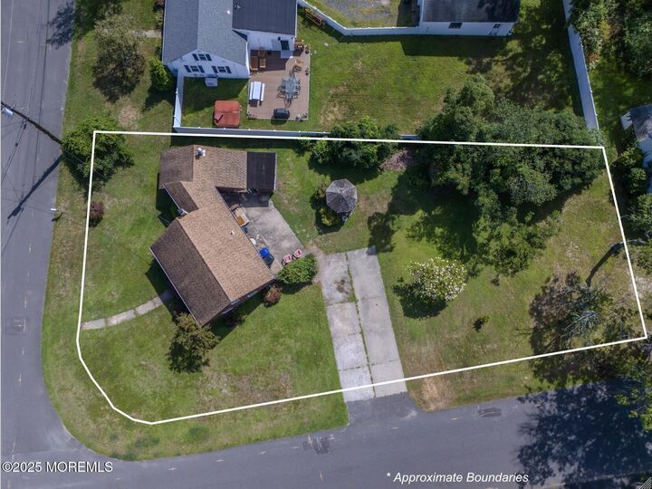 Property Photo: 1337 East Court NJ 07719