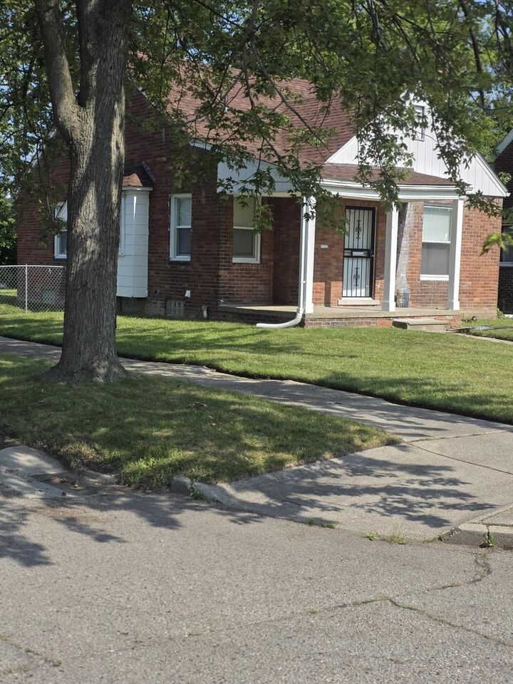 Property Photo: 11101 Beaconsfield Street MI 48224