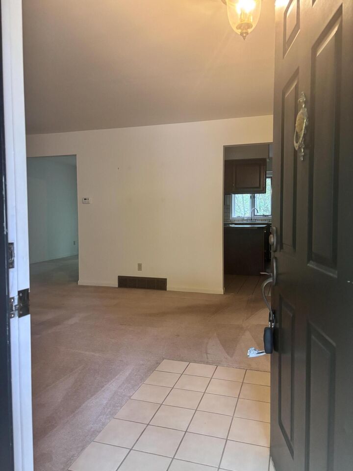 Property Photo:  1131 Fernridge Avenue SE  MI 49546 