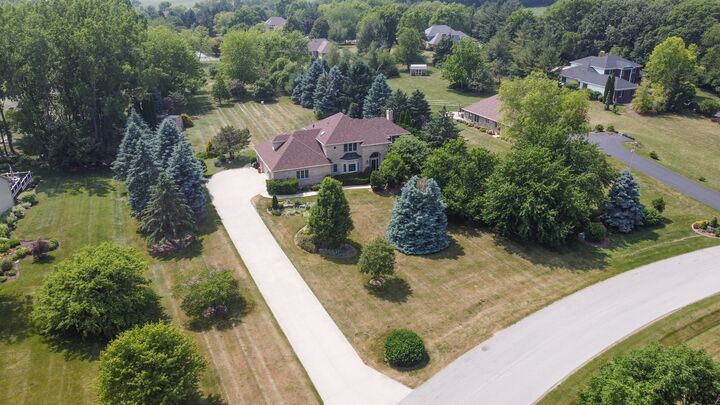 Property Photo:  14N924 White Pines Lane  IL 60140 