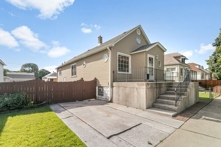 Property Photo: 13448 S Avenue K IL 60633