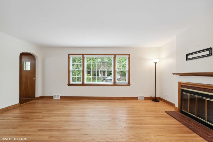 Property Photo: 402 Berry Road IL 60010