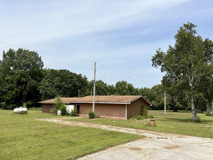 Property Photo: 4112 S Youth Camp Road IL 60964