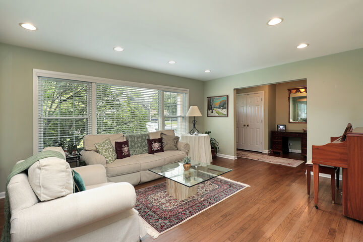 Property Photo:  1341 Carlisle Place  IL 60015 