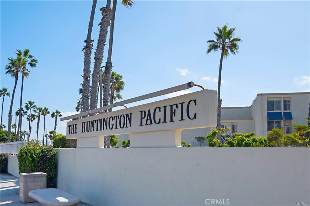 Property Photo: 711 Pacific Coast 426 CA 92648