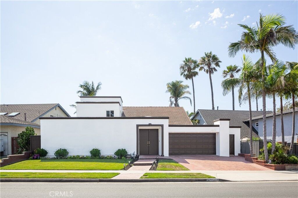 Property Photo: 16871 Saybrook Lane CA 92649