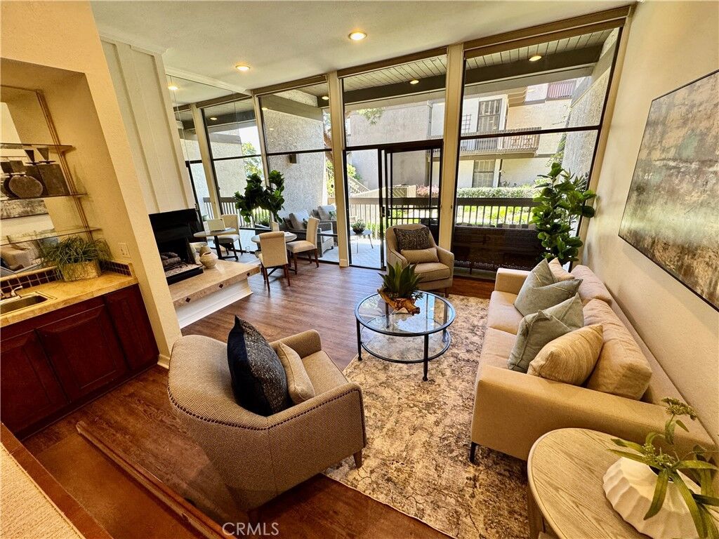 Property Photo:  5104 Marina Pacifica Drive S  CA 90803 