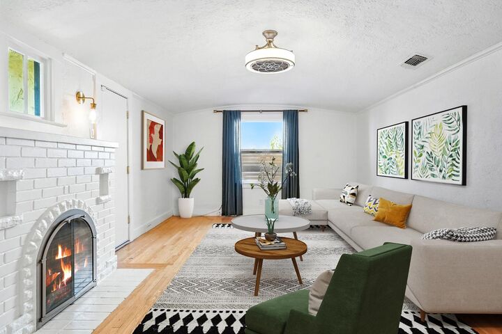 2673 Freeport Boulevard  Sacramento CA 95818 photo