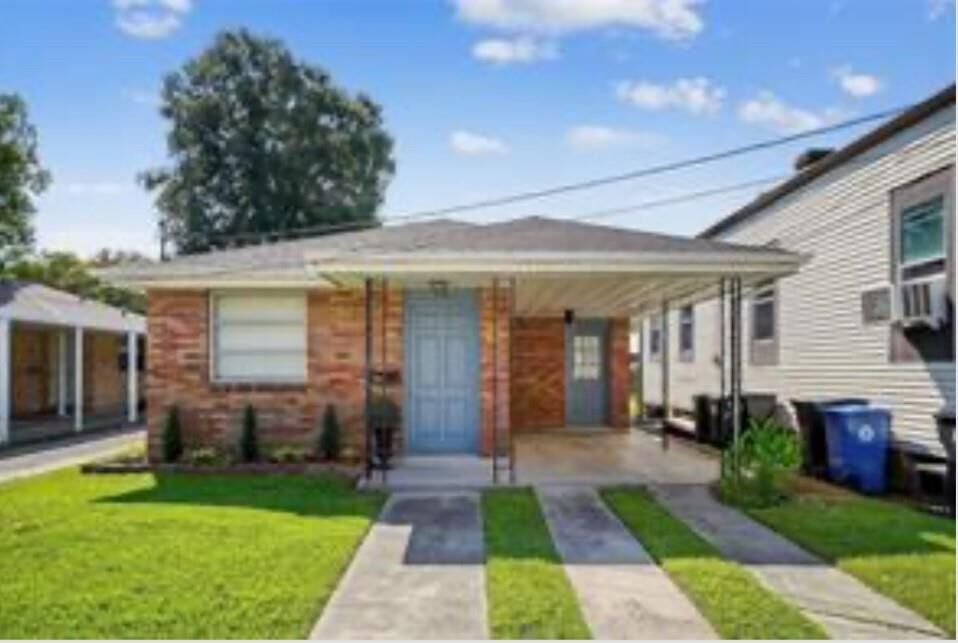 Property Photo:  616-18 N Murat Street  LA 70119 