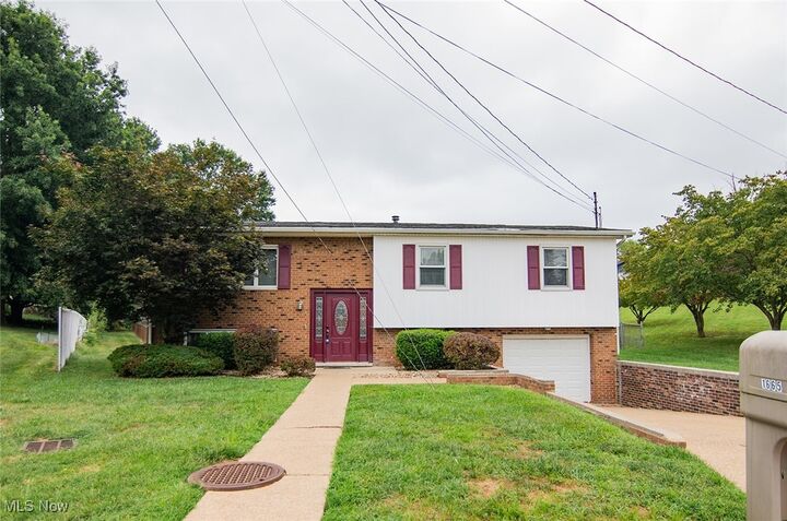 Property Photo:  1665 Lake Hills Court  WV 26101 