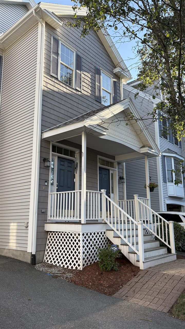 62 Georgetowne Drive  Nashua NH 03062 photo