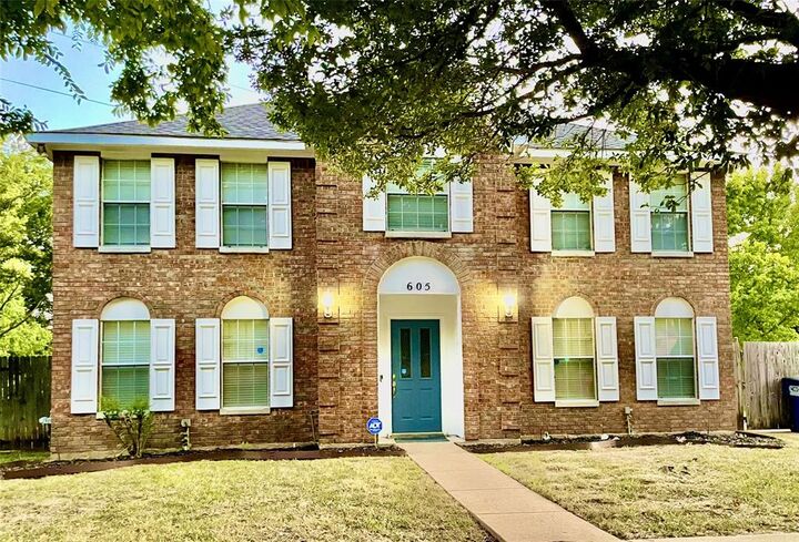 Property Photo: 605 Edgewood Drive TX 75146