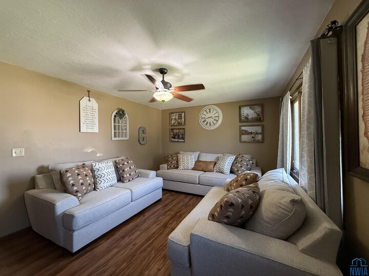 Property Photo: 4629 Fillmore St IA 51108