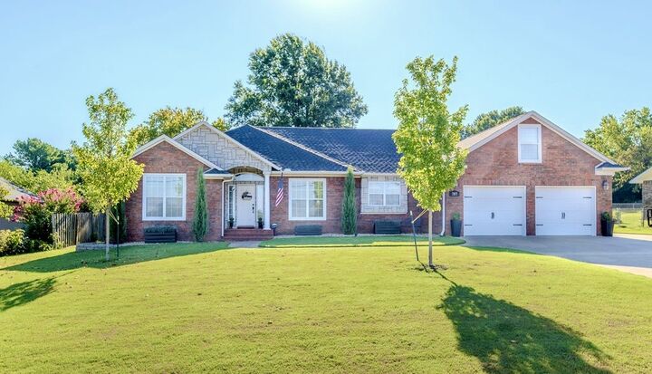 707 Ditmars Road  Prairie Grove AR 72753 photo