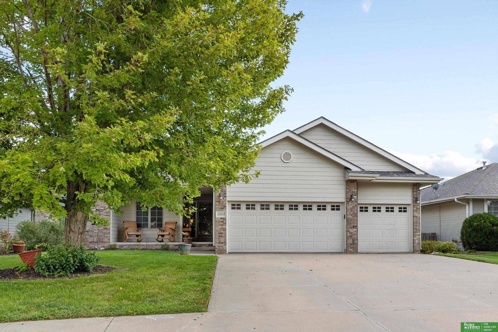Property Photo:  20919 McClellan Circle  NE 68028 