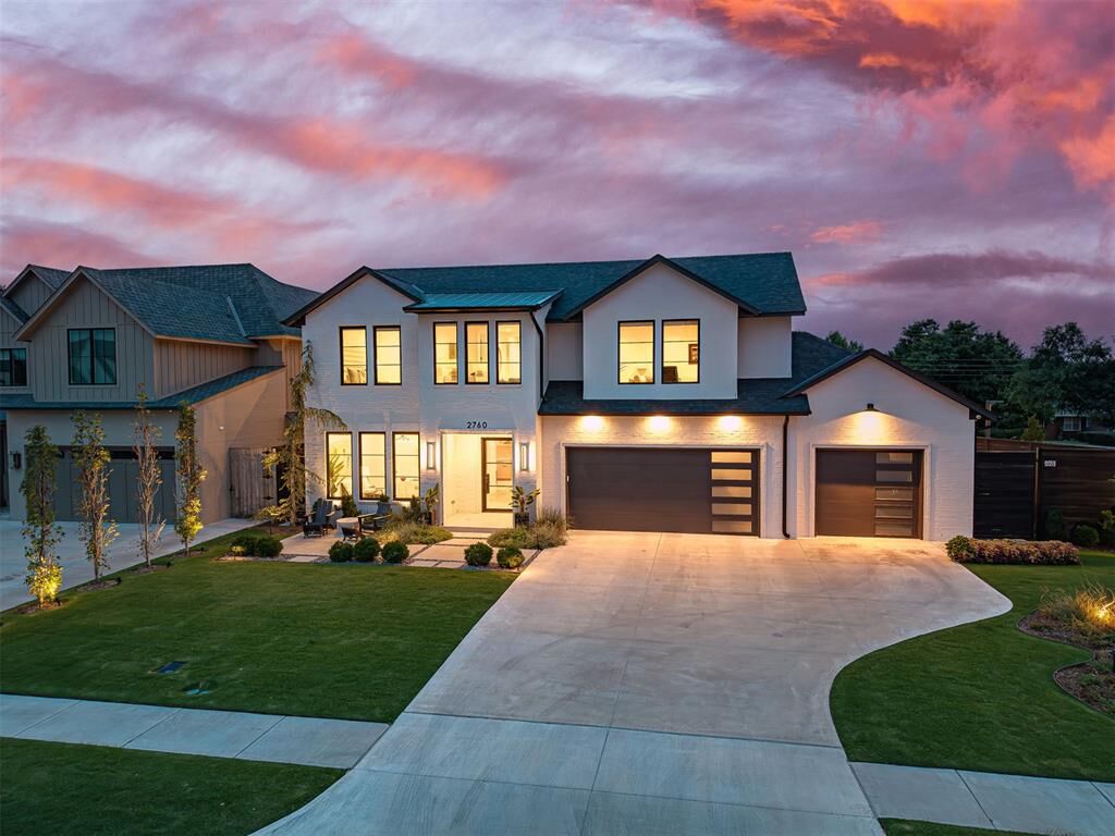 Property Photo: 2760 W Country Club Drive OK 73116