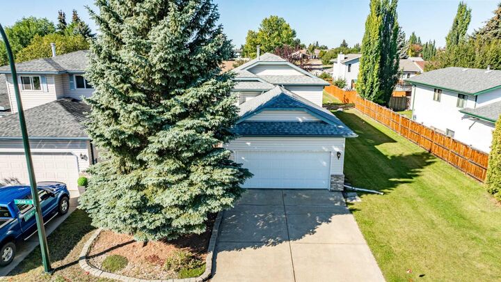 Property Photo: 22 Doan Avenue AB T4R 2M7