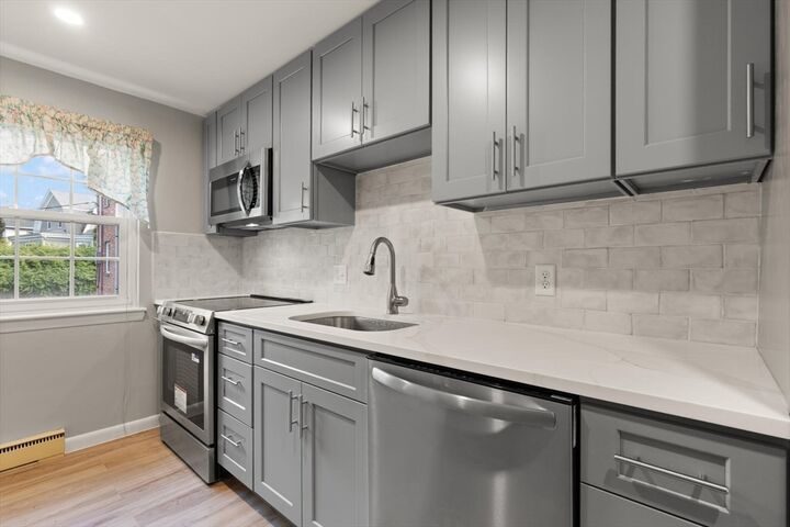 11 Colonial Village Dr 7  Arlington MA 02476 photo