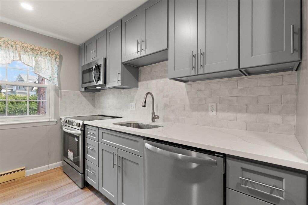 Property Photo: 11 Colonial Village Dr 7 MA 02476