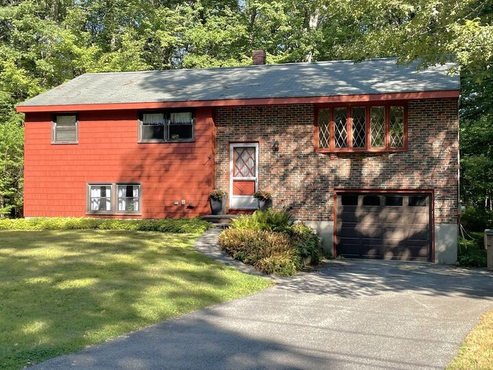 8 Wood Dr  Atkinson NH 03811 photo