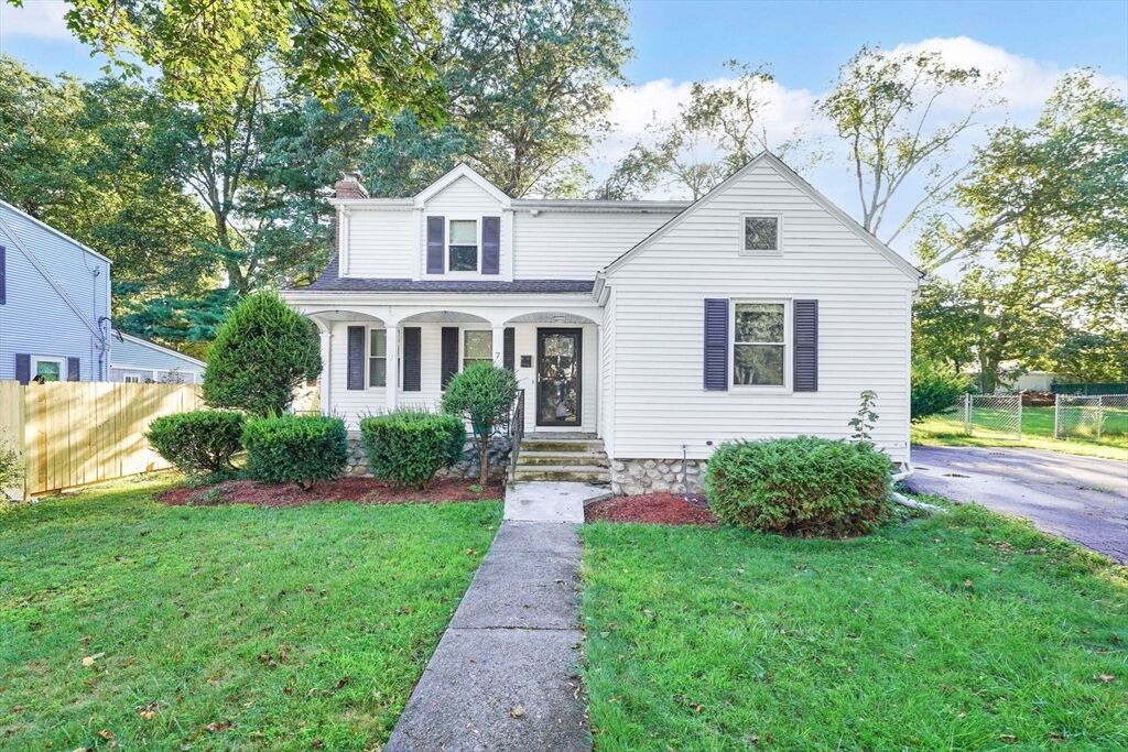 Property Photo: 7 Longworth Rd MA 01602