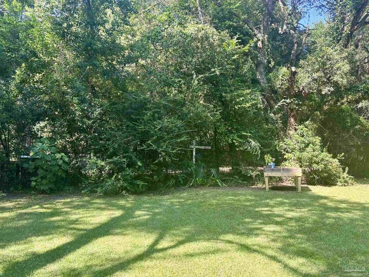 Property Photo: 4801 Sierra Dr A FL 32526