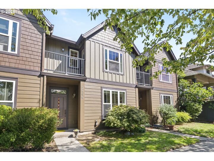 Property Photo: 2806 SE 15th Ave SE OR 97202