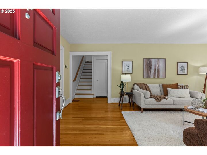 Property Photo: 3415 NE Tillamook St OR 97212