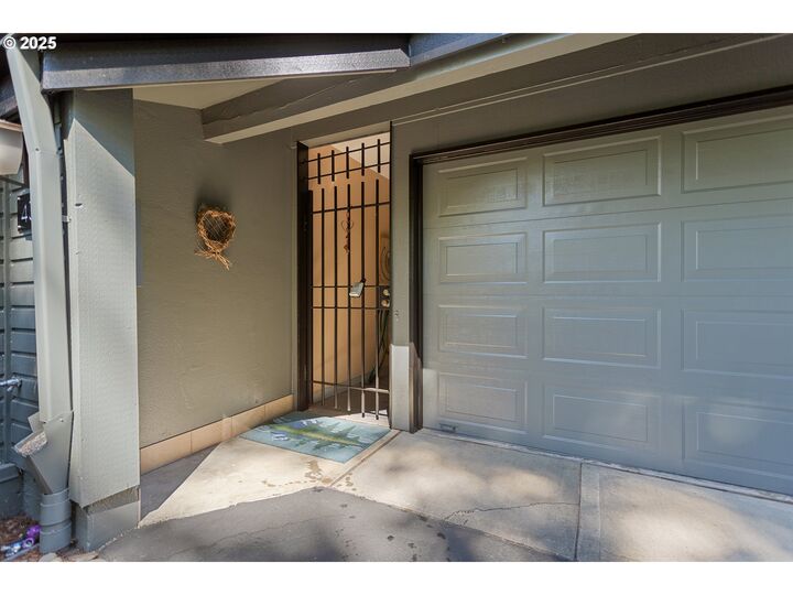 Property Photo: 4394 Thunder Vista Ln OR 97035