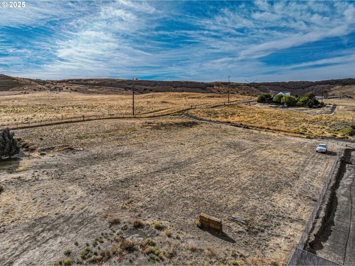 Property Photo: 1390 Childers Rd OR 97812