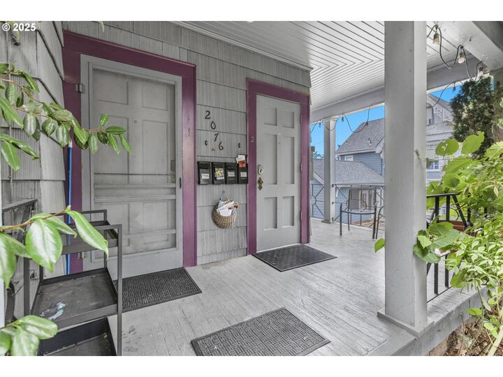 Property Photo: 2076 Lincoln St OR 97405