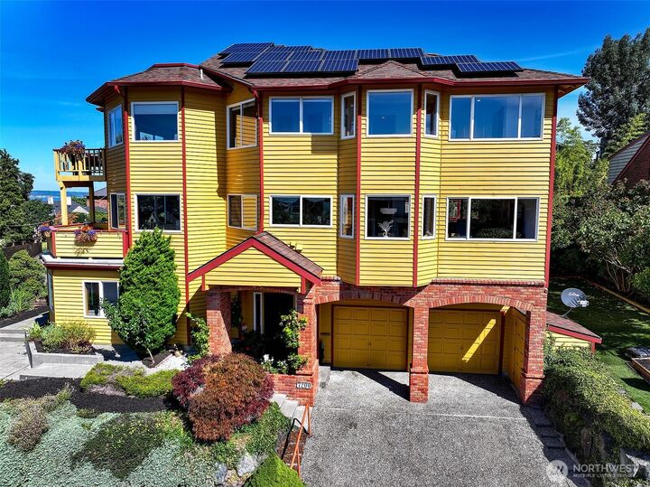 Property Photo: 7200 34th Avenue NW WA 98117