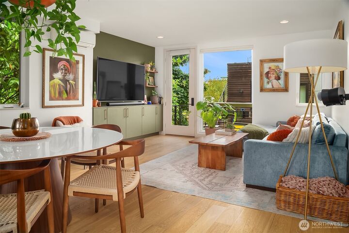 Property Photo:  3805  Fremont Lane N  WA 98103 