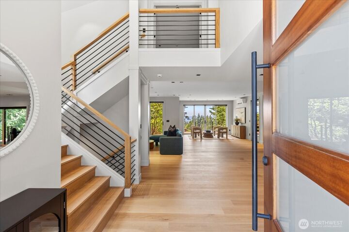 Property Photo: 6907 160th Street SW WA 98026