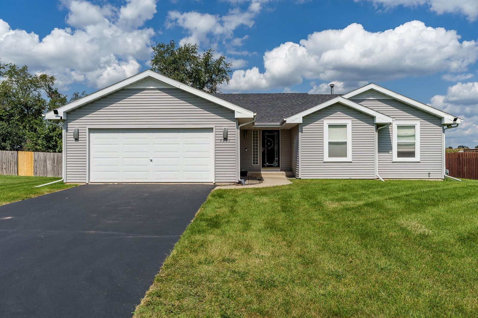 Property Photo: 5637 Longest Drive IL 61080