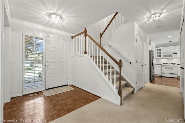 Property Photo: 211 Saint Lawrence Boulevard MI 48168