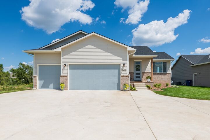 5432 N Saint Paul Ct  Wichita KS 67204 photo