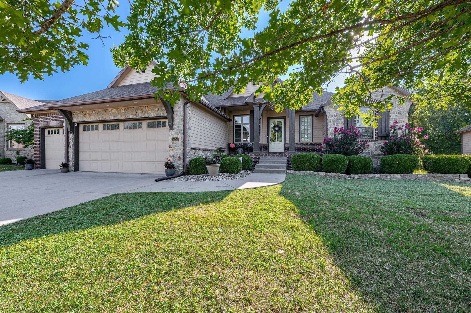 Property Photo: 1427 E Timber Falls Ct KS 67002