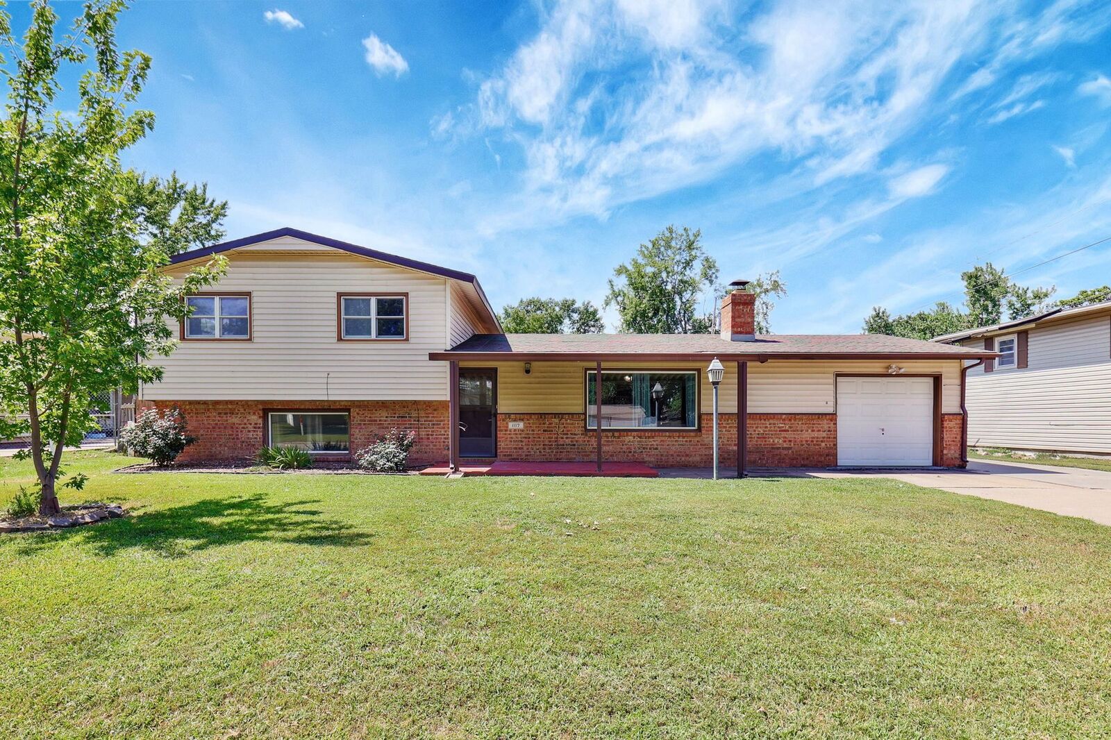 Property Photo: 1117 N Brunswick St KS 67212