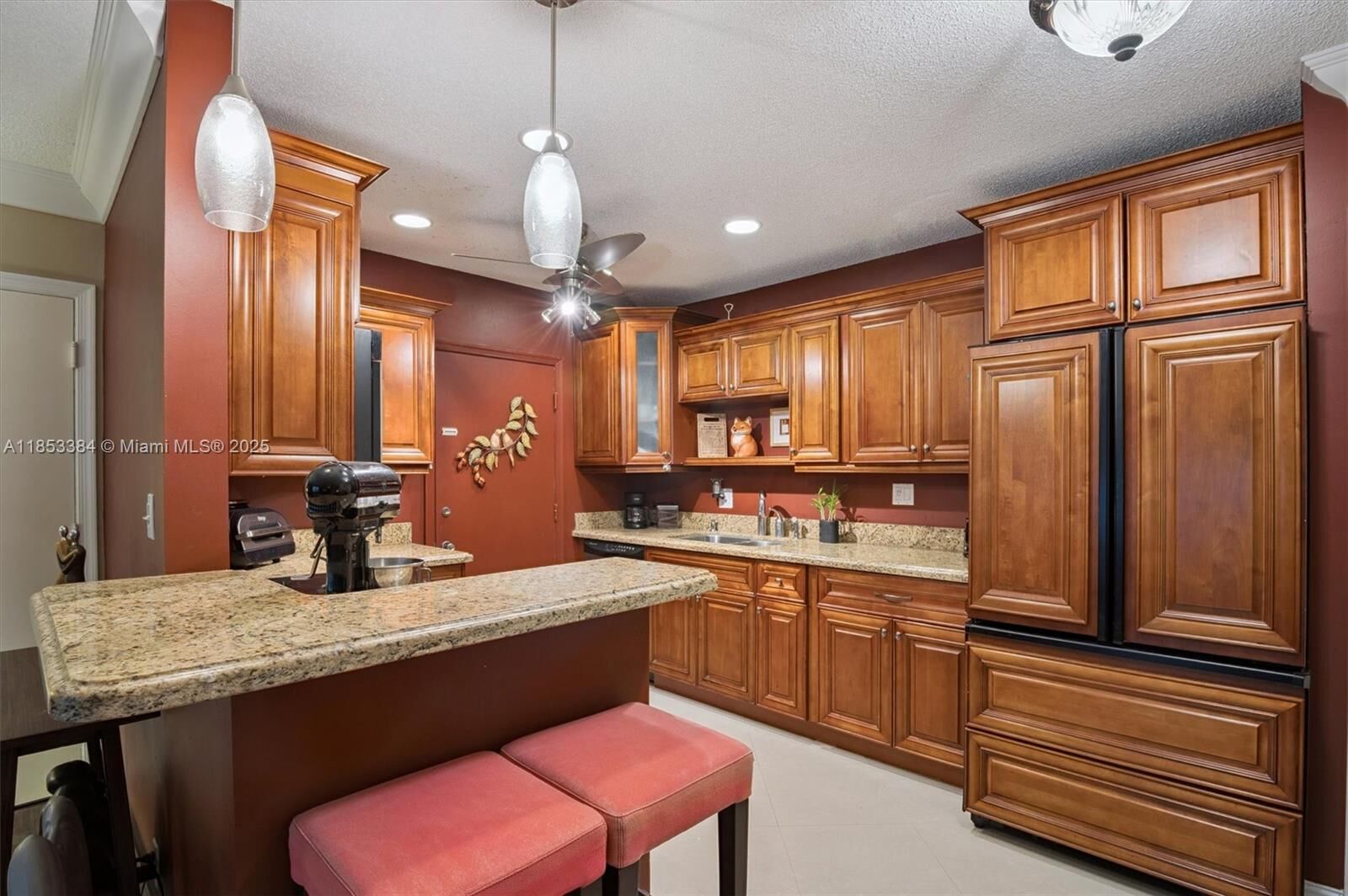 Property Photo: 5900 NE 22nd Way 802 FL 33308